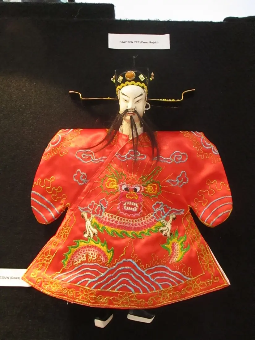 หุ่นมือโปเต๋หี ตัวละครไฉ่ซิ้งเอี๊ย 财神爷