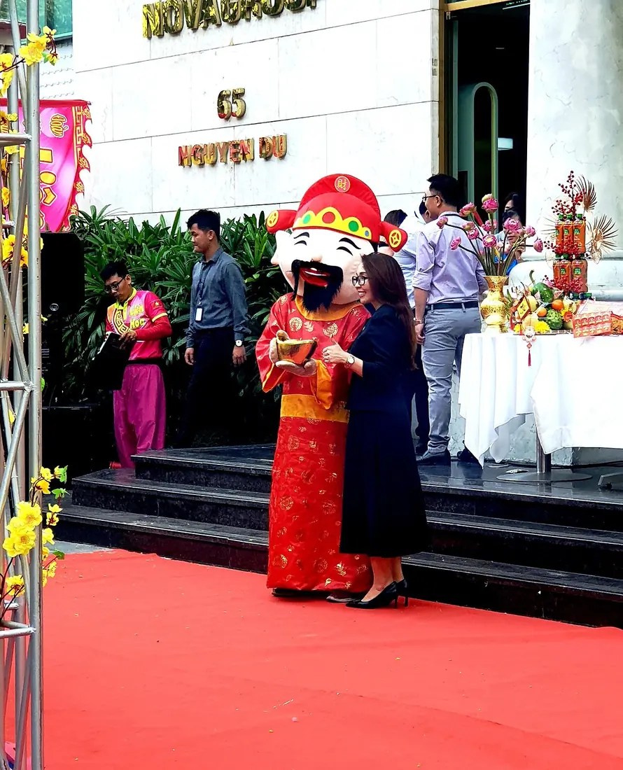 ผู้แต่งชุด Thần Tài ไฉ่ซิ้งเวียดนาม งาน Vía Thần Tài นครโฮจิมินห์