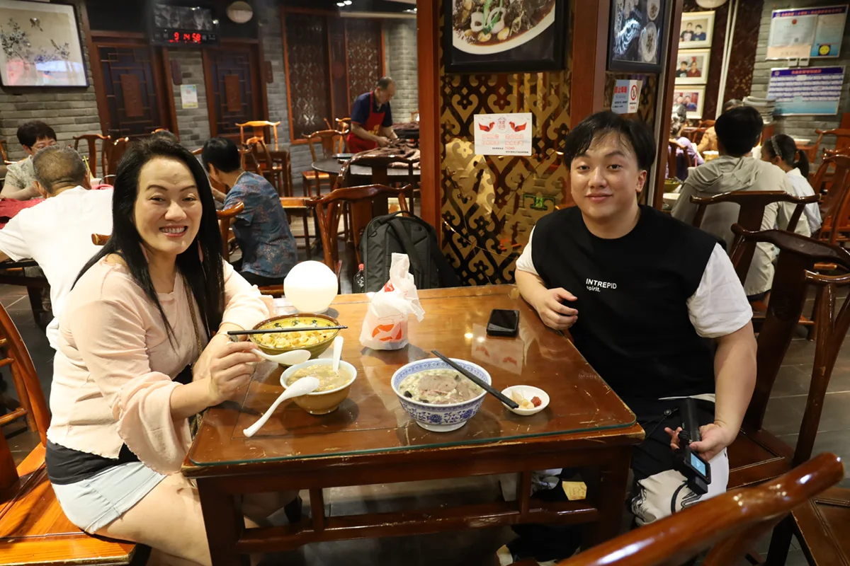 ตลาดเช้าย่านเสี่ยวหนานเหมิน (小南门) เมืองซีอาน