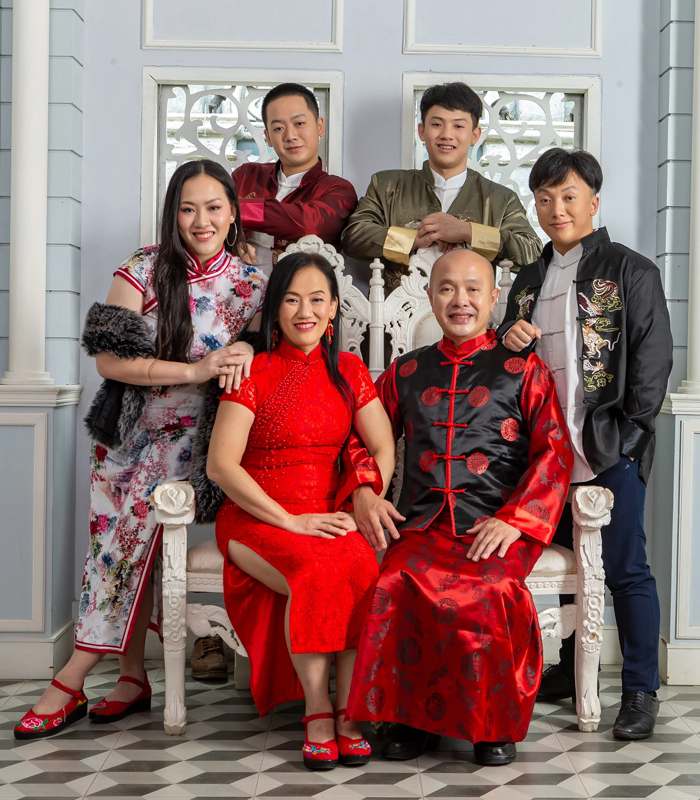 Supapitakpong family in traditional Chinese clothing